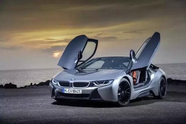 豪華車企紛紛發(fā)力新能源汽車，誰是領(lǐng)跑者？